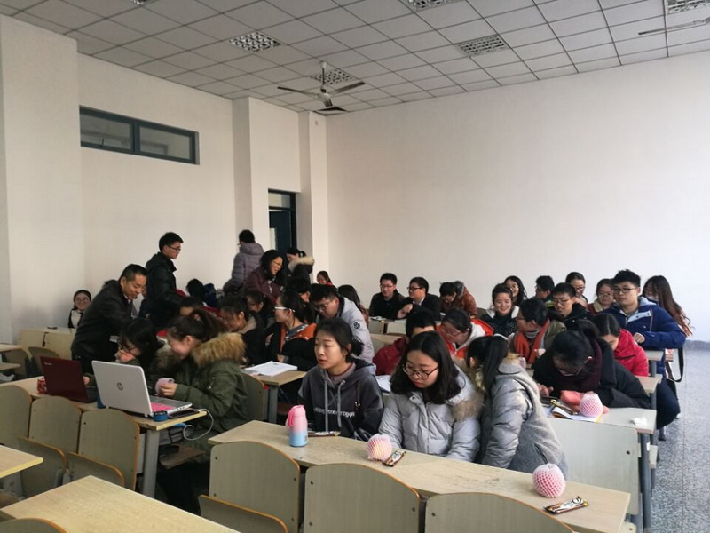 英国上市公司365把温暖送给考研员工-1.jpg